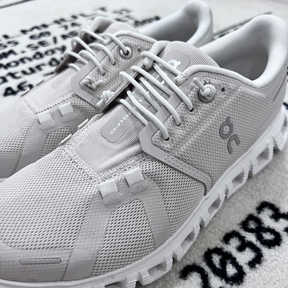 On Cloud 6 Women Running Casual Shoes - Pearl White Colorway - Picture 4 of 9